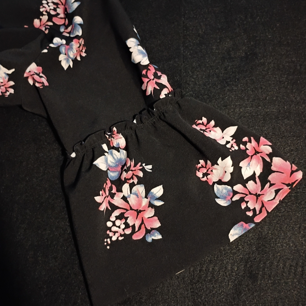 Size 18/20 Lane Bryant Black Floral Blazer 18/20, Like New! - Picture 5 of 5